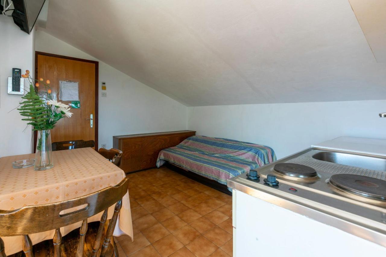 Apartments Rozaria ドラマリ エクステリア 写真